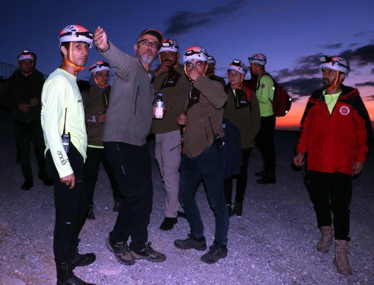 Kayseri\'de gezinti için çıktıkları dağda kaybolan 2 genç, 3 saatte bulundu