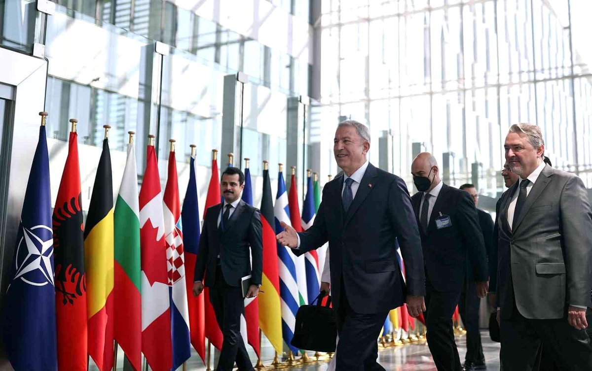 Milli Savunma Bakanı Akar, NATO Karargahı\'nda