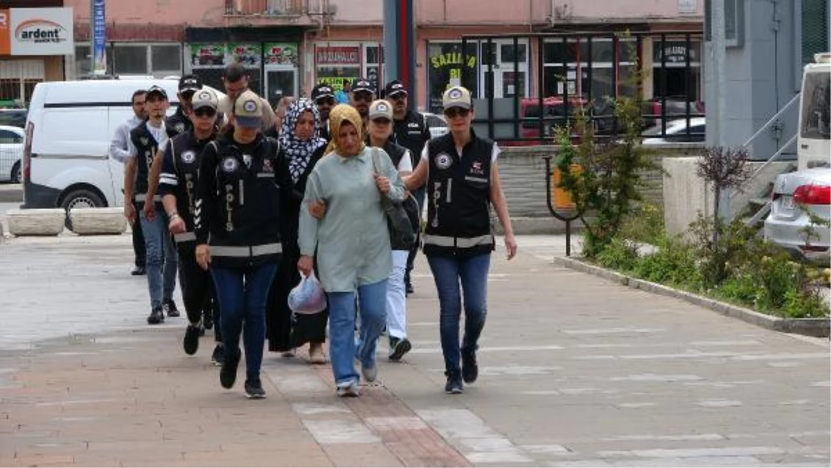 Niğde'de 4 FETÖ şüphelisine gözaltı