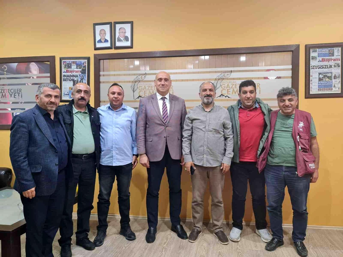 Öztürk\'ten Gazeteciler Cemiyetine ziyaret
