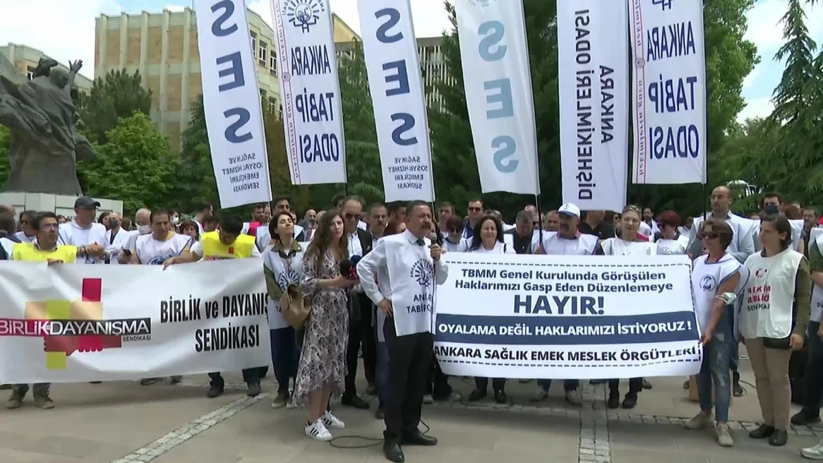 Sağlık Örgütleri Ankara\'da G(Ö)Rev\'de: "Hekimler ve Emekli Hekimler Yoksulluk ve Açlık Sınırının Altında Ücretlerle Geçinmek Zorunda"
