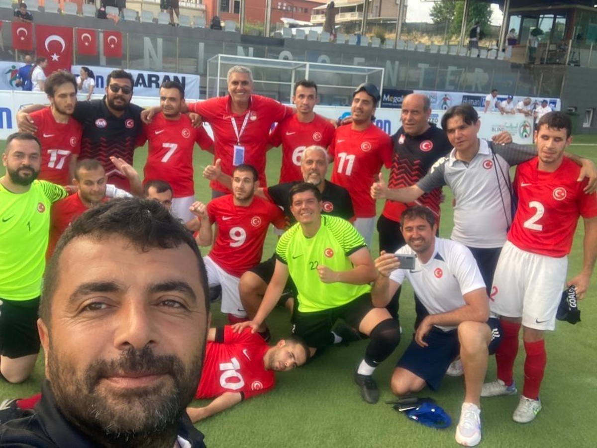 Sesi Görenler, İngiltere\'yi 2-0 yenerek finale yükseldi