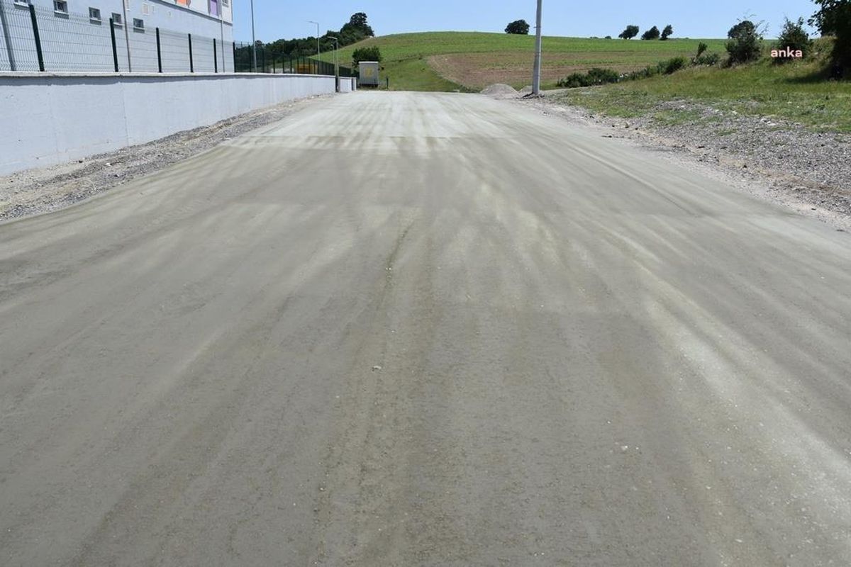 Tekirdağ Büyükşehir Belediyesi Yol Yapım Çalışmalarına Devam Ediyor