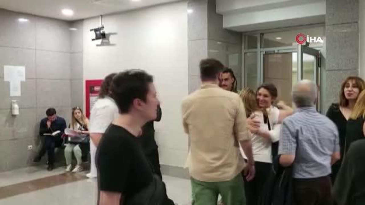 Türk bayrağındaki hilale asılmış insan silueti çizen sanığa hapis cezası