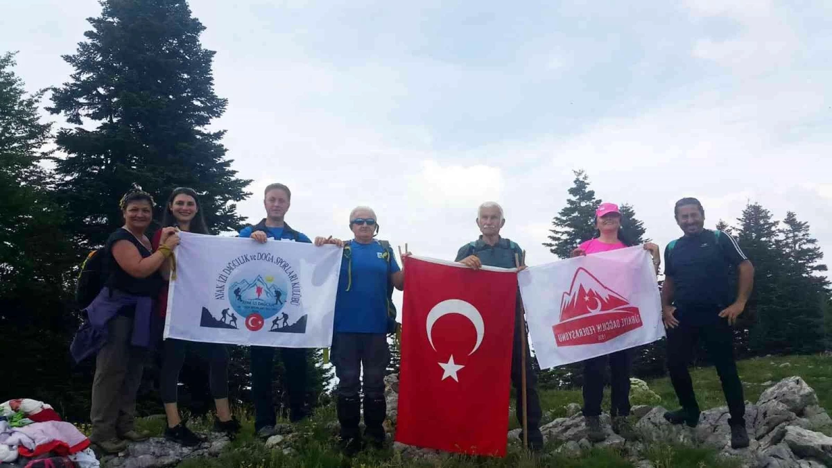 Türkiye\'nin ilk kadın dağcısı Sinop\'un zirvesine tırmandı