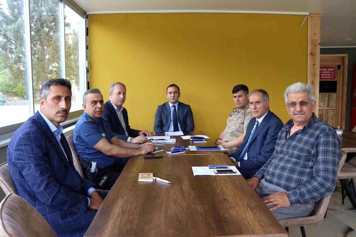 Üniversite sınavı öncesi Oltu\'da güvenlik toplantısı yapıldı