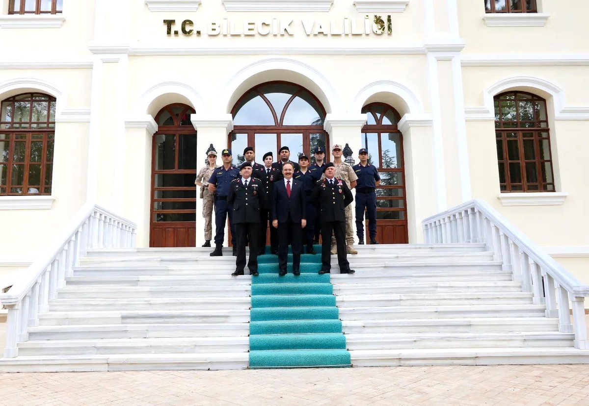 Vali Kızılkaya\'dan kutsal görev ifa eden jandarma personeline teşekkür