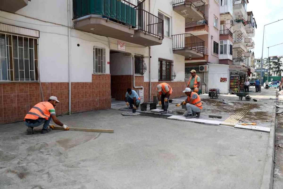 Yalova Belediyesi\'nden Fevziçakmak Mahallesi\'nde alt ve üstyapı çalışması