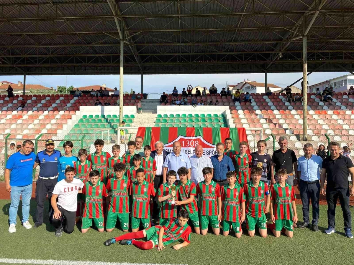 1308 Osmaneli Belediye Spor U14 takımı Bilecik şampiyonu oldu