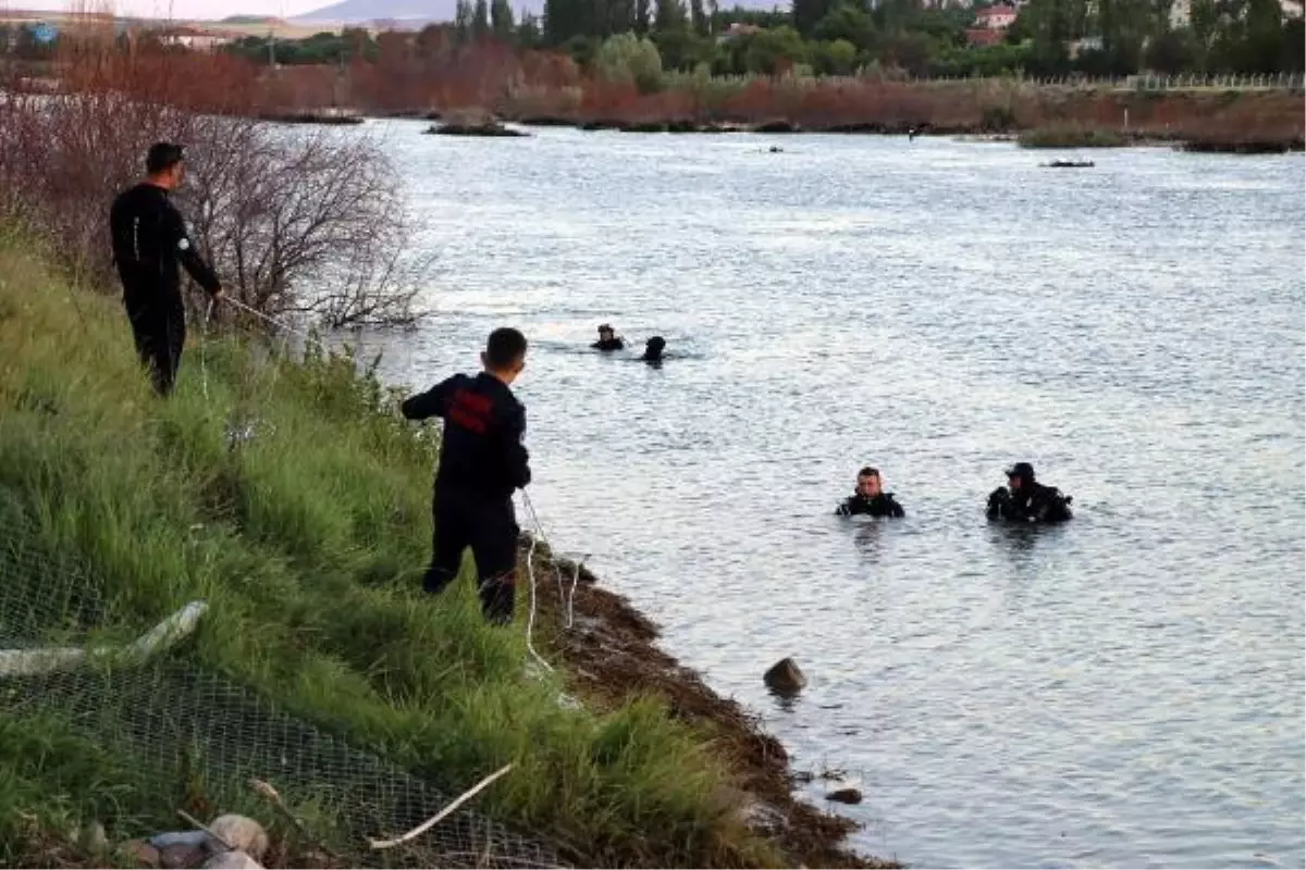 4 gün sonra askere gidecek genç, Kızılırmak\'ta kayboldu