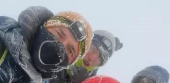 Ağrı Dağı'na tırmanan Fransızlar, kar ve fırtınaya yakalandı