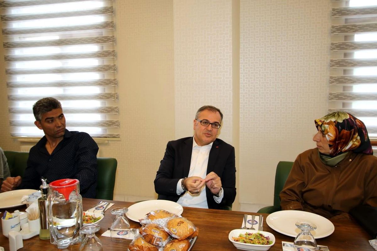 Başkan Özdoğan muhtarlarla istişare toplantısı yaptı