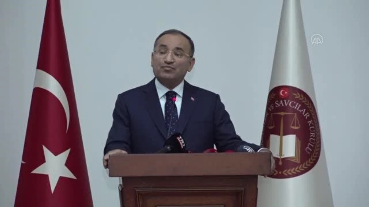 Bozdağ: "Vicdanlarını ve akıllarını kiraya verenler, asla hakim ve savcı vasfını özde taşıyamazlar"