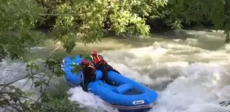 Çaya düşen hemşire 6 gündür aranıyor