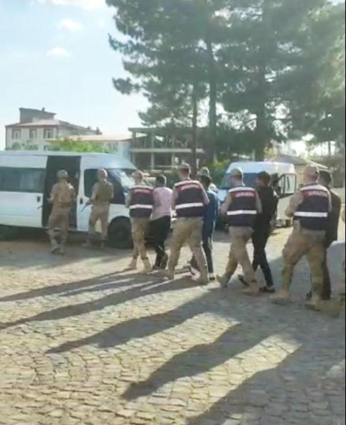 Diyarbakır'da göçmen kaçakçılığına 6 tutuklama