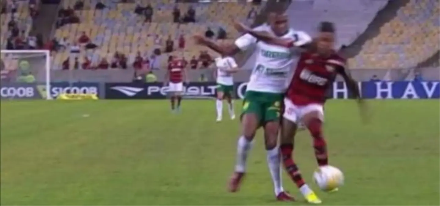 Fenerbahçe ile imza aşamasına gelen Bruno Henrique sakatlandı! Sedyeyle sahadan çıkarılan oyuncunun durumu transferi etkileyecek