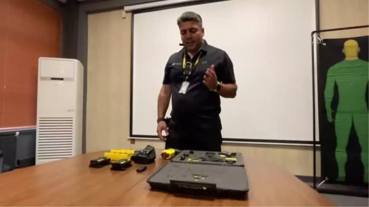 Güvenlik güçlerine TASER-7 adlı enerji silahı tanıtıldı