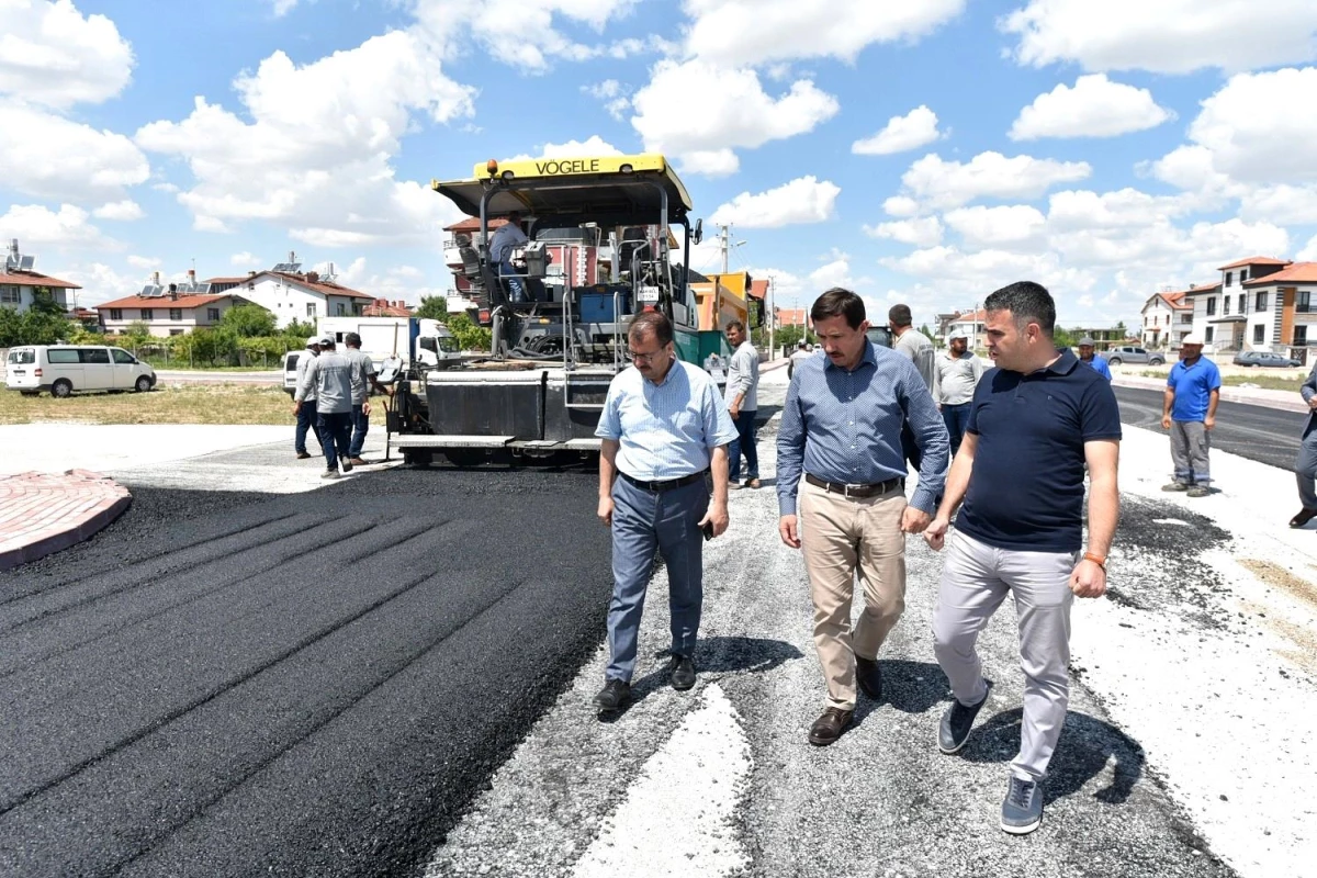 Hasan Kılca yol asfaltlama çalışmalarını yerinde inceledi