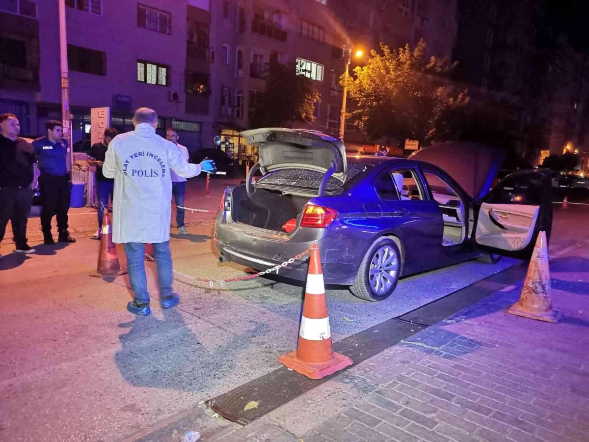 İzmir\'de silahı çatışma: 1\'i polis 2 yaralı