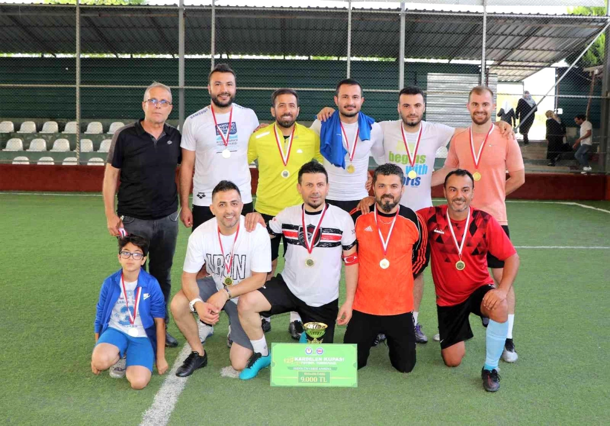 Kardelen Kupası\'nda şampiyon Sarıçam Spor Lisesi