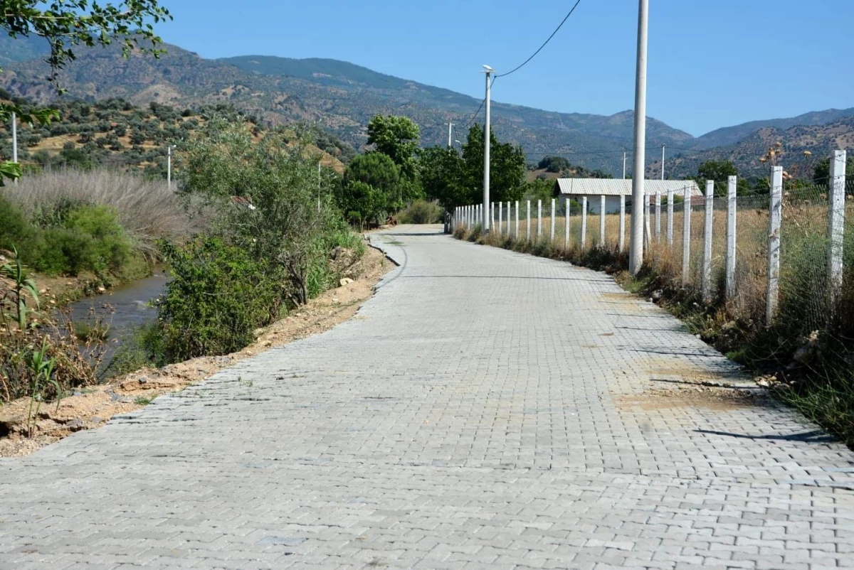 Köşk Belediyesi, Güzelköy ve Cumadere\'de parke taşı döşeme çalışması gerçekleştirdi