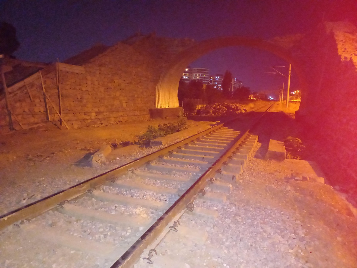 Fotoğraf çekileyim derken canından oluyordu! 17 yaşındaki genç kıza tren vagonu çarptı