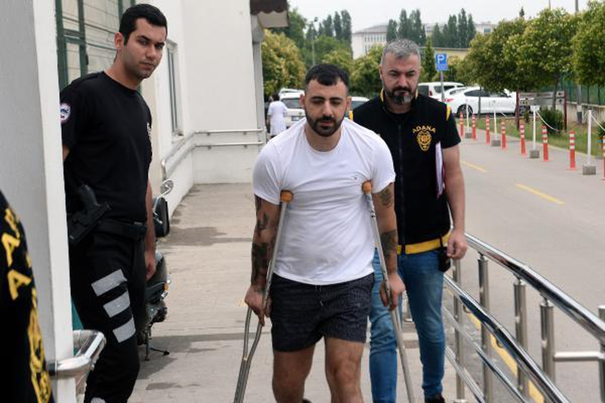 Otomobilin bagajından 11 ruhsatsız tabanca çıktı, \'Yolda buldum\' dedi