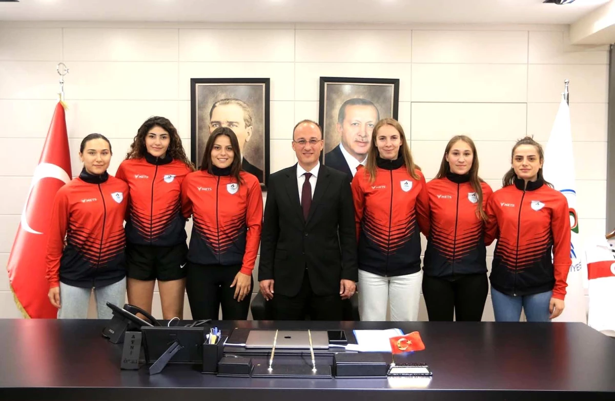 Pamukkale Belediyespor Voleybol Takımında imzalar atıldı