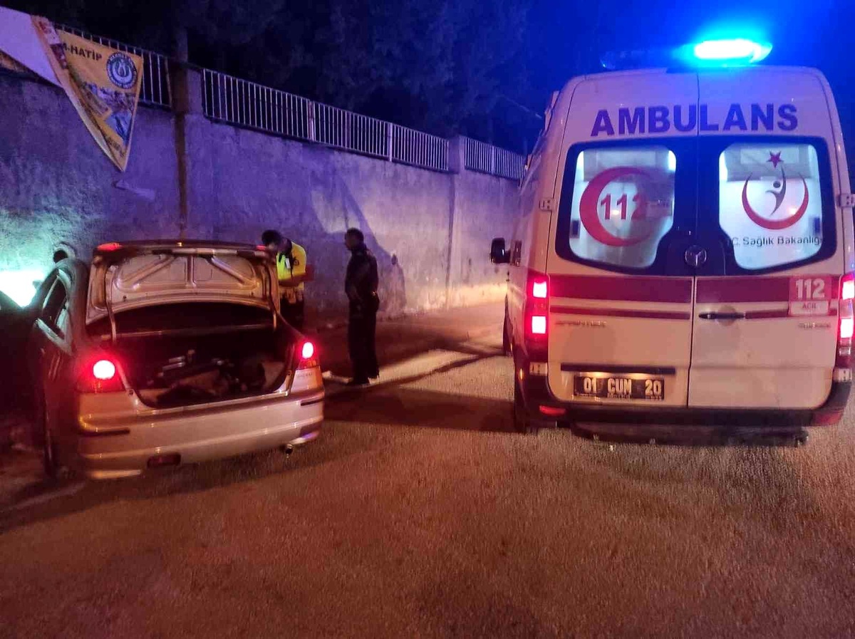 Polisin "dur" ihtarına uymayınca duvara çarptı