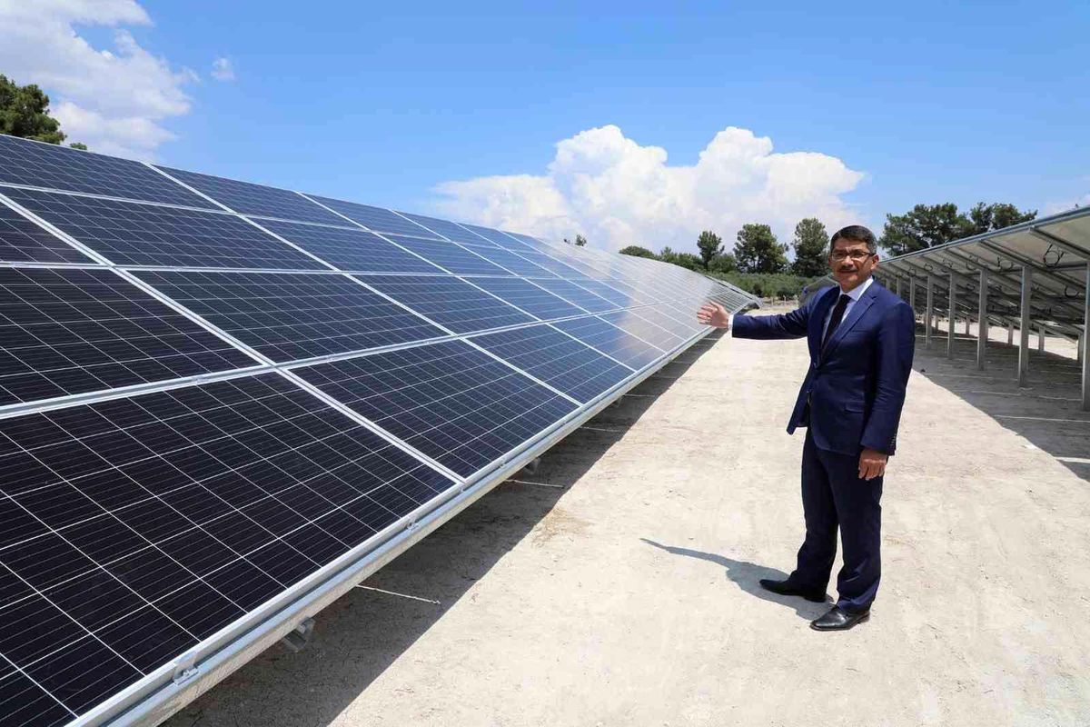 Şehzadeler Belediyesi tükettiği elektriği güneşten sağlayacak