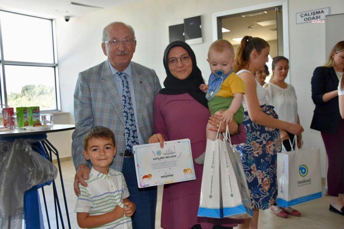 Tekirdağ\'da Kadın Çalışmaları Atölyesi ve Çocuk Etkinlik Gruplarındaki Katılımcılara Belgeleri Takdim Edildi