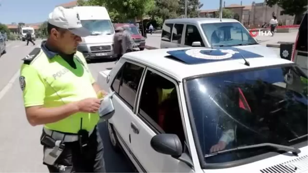 Trafikte kask ve kemer denetimleri sürüyor