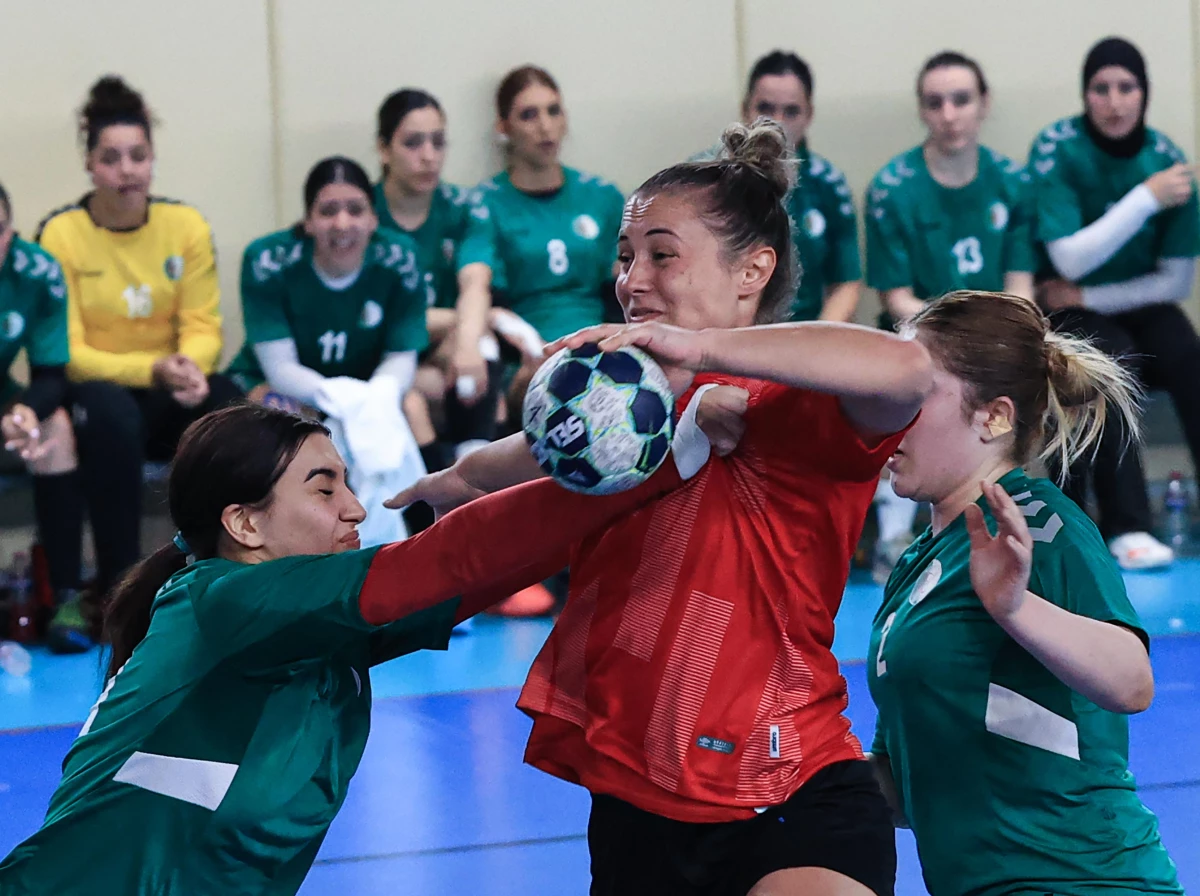 A Milli Kadın Hentbol Takımı, hazırlık maçında Cezayir\'i 33-19 yendi