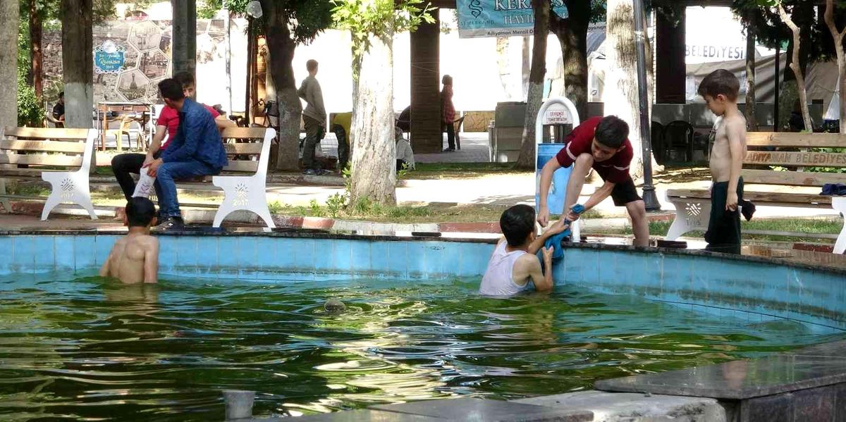Adıyaman\'da çocukların tehlikeli serinlemesi