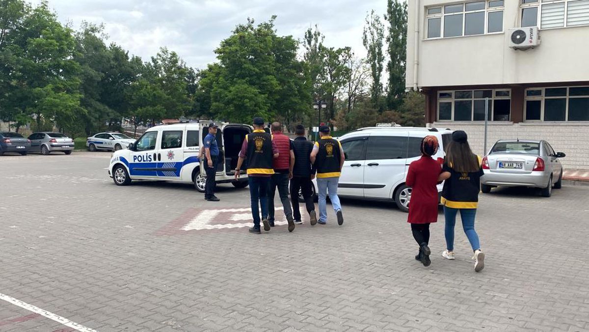 Aksaray\'da silahlı gaspçılar operasyonla yakalandı