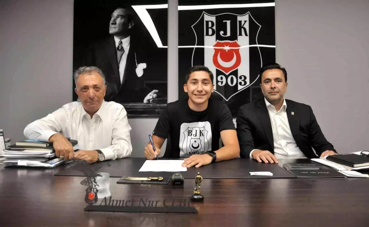 Beşiktaş, genç futbolcu Emirhan İlkhan\'ın sözleşmesini uzattı