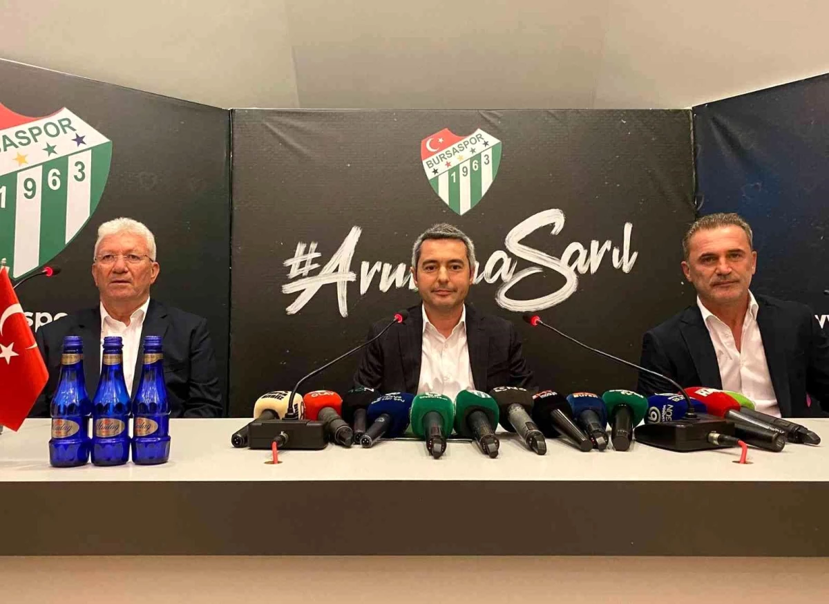 Bursaspor\'da Tahsin Tam ve İsmail Ertekin basın toplantısı düzenledi
