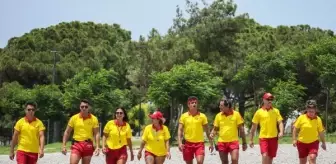 Cankurtaranlar, profesyonel yüzücülerden şikayetçi