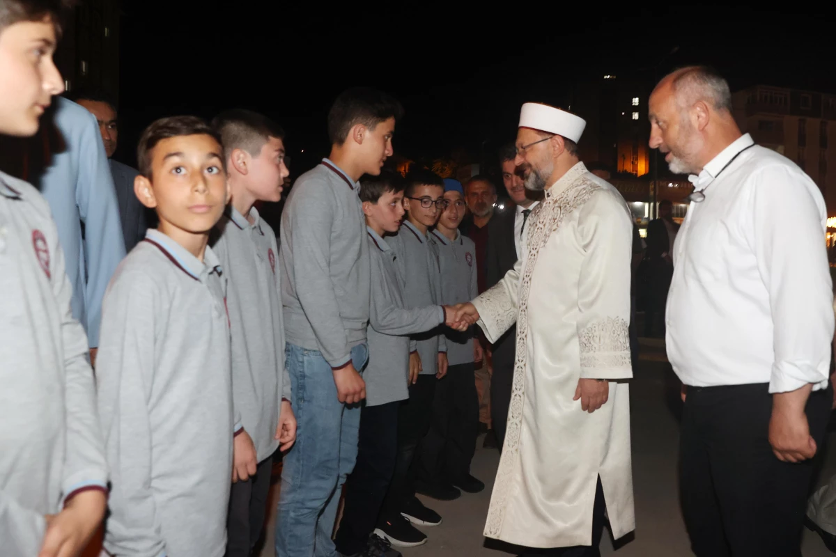 Diyanet İşleri Başkanı Erbaş, Trabzon\'da çocuklar ve gençlerle buluştu Açıklaması