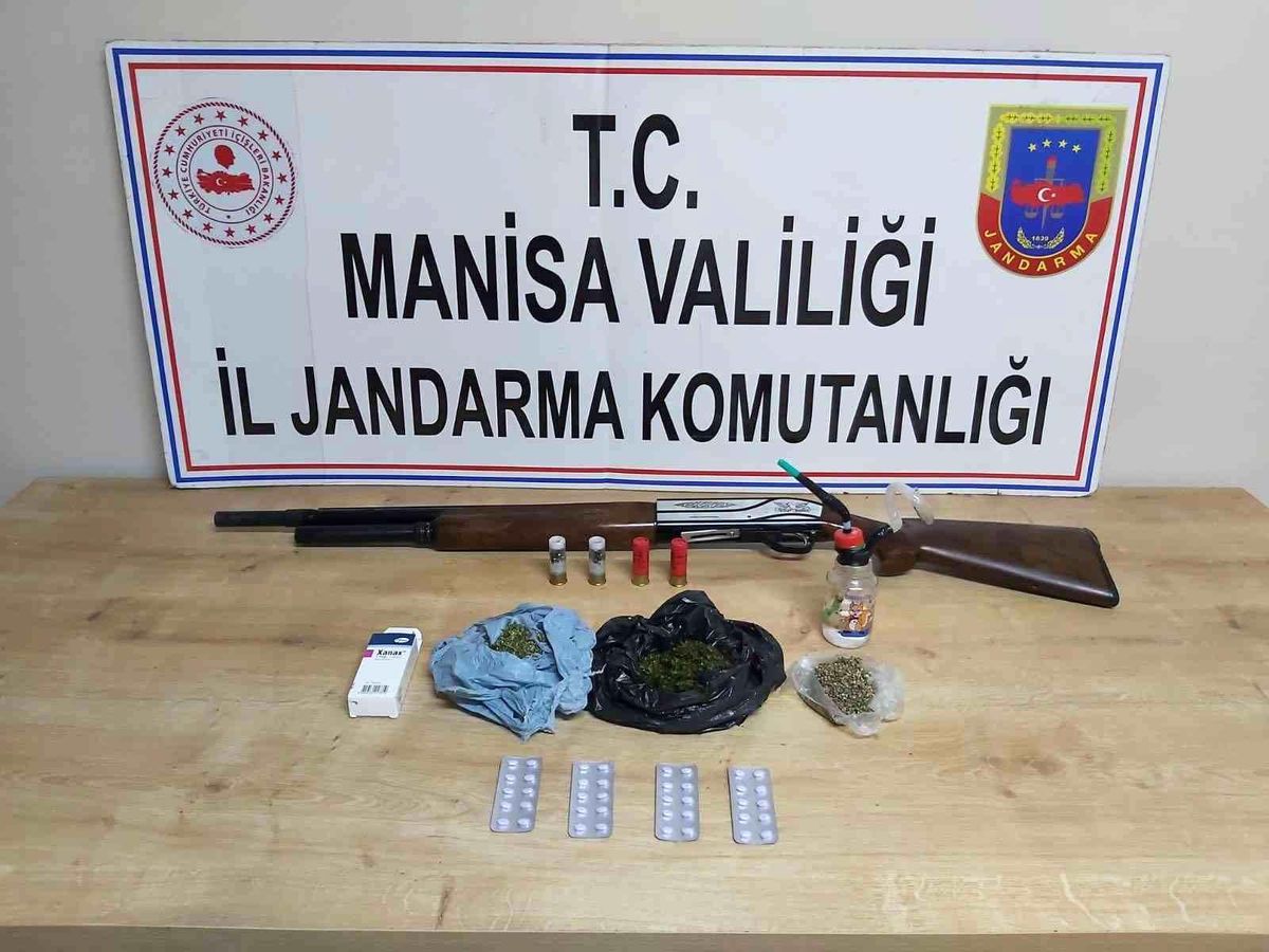 Evin her köşesinden uyuşturucu çıktı