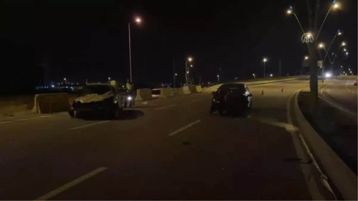 İki otomobilin çarpıştığı kazada 1\'i ağır 6 kişi yaralandı