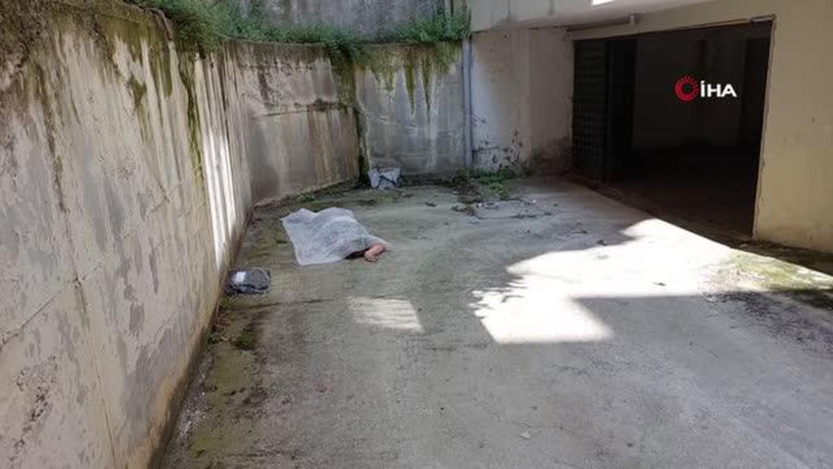 Karne günü evinin penceresinden düşen lise öğrencisi hayatını kaybetti