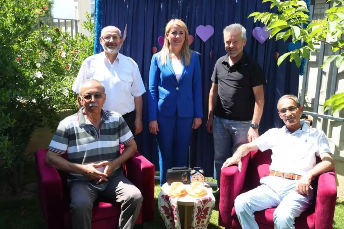 Merkezefendi Belediye Başkanı Doğan, Alzheimer Yaşam Merkezi\'nde Babalar Günü Kutlandı