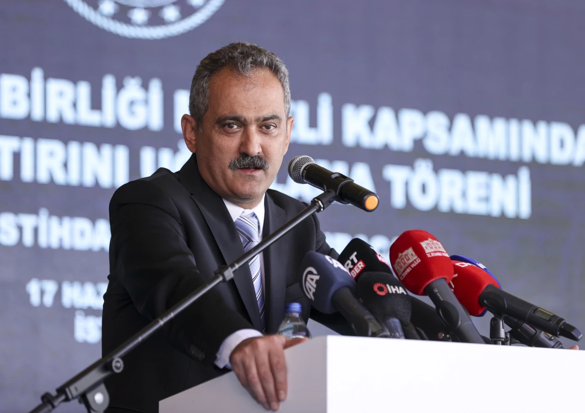 Milli Eğitim Bakanı Özer\'den yaz okulu açıklaması Açıklaması