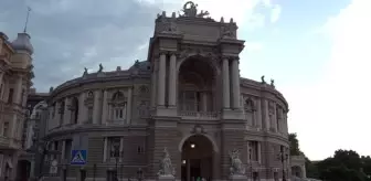 Odessa Opera Binası, üç ay ara verdiği faaliyetlerine yeniden başladı