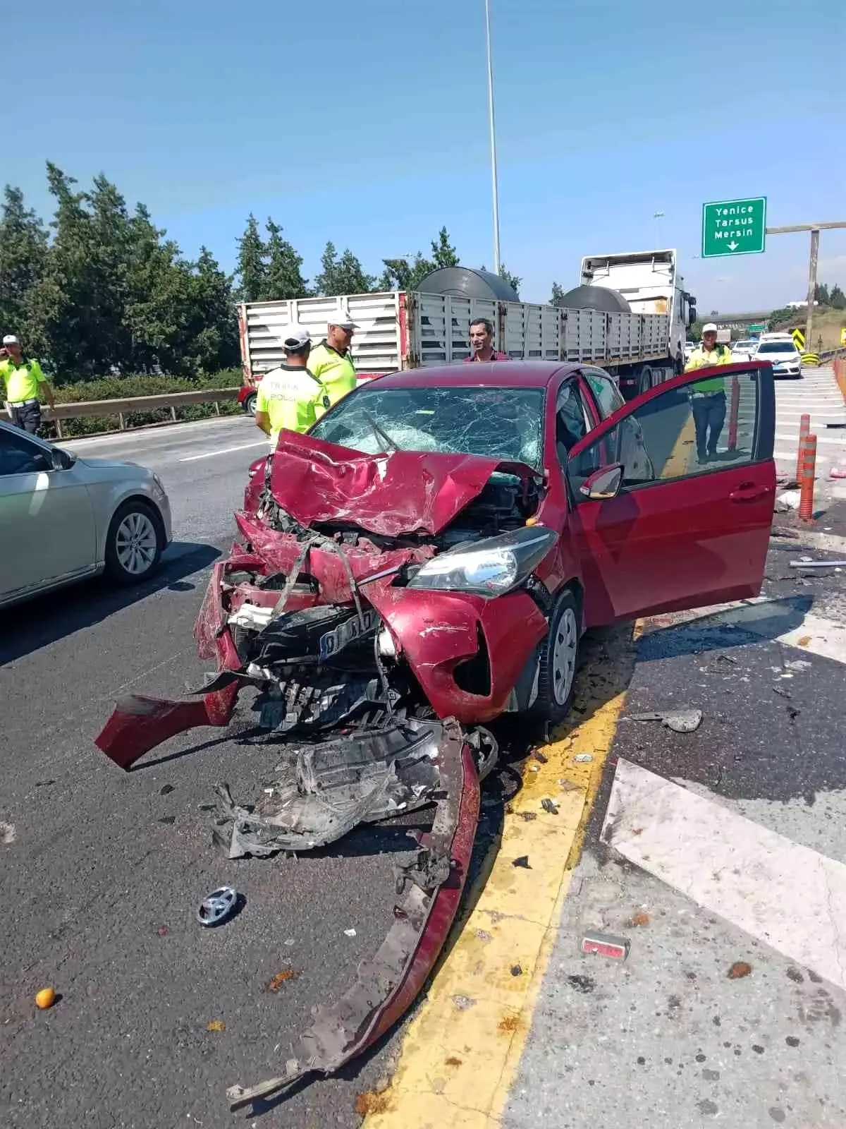 Otoyolda otomobiller çarpıştı: 5 yaralı