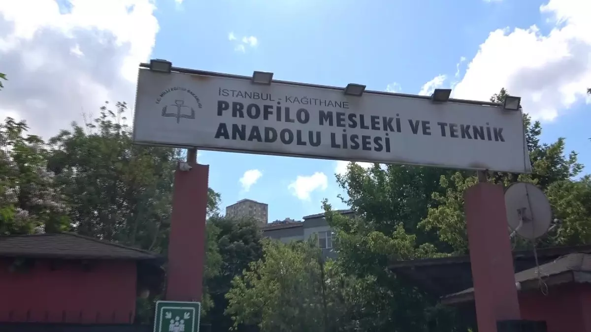 Profilo Mesleki ve Teknik Anadolu Lisesi Arazisinin Kağıthane Belediyesi\'ne Devri Protesto Edildi: "Bu Siyasi Karar Uğruna Öğrencilerimizin Geleceği...