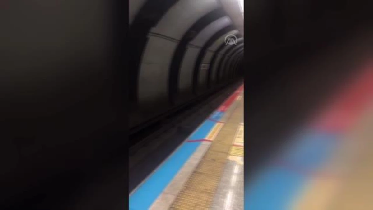 Yenikapı-Hacıosman Metro Hattı\'ndaki arıza nedeniyle duraklarda yoğunluk oluştu