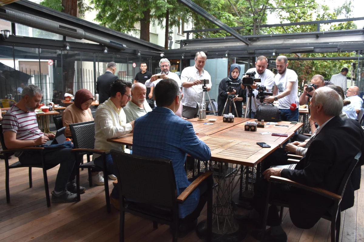 AK Parti Trabzon Milletvekili Salih Cora, gazetecilerle bir araya geldi Açıklaması
