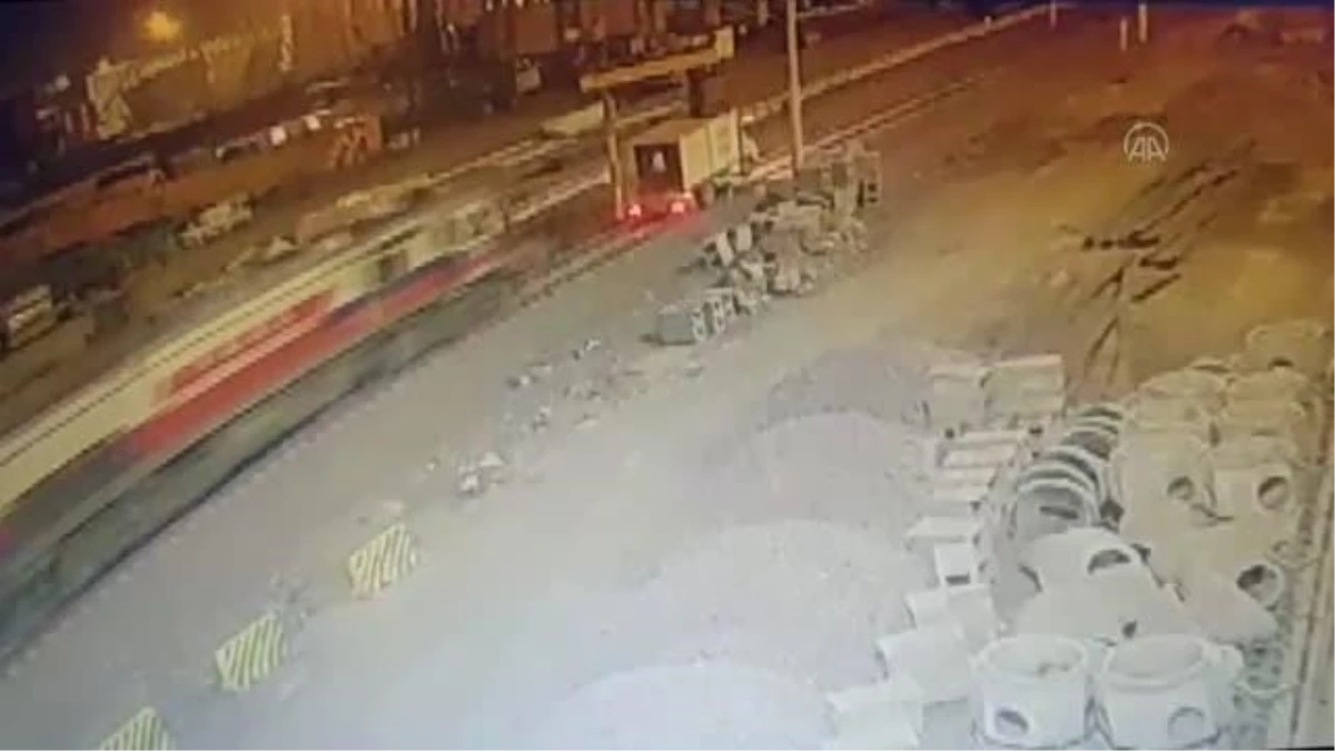 Arızalanan lokomotifin çarptığı işçilerden biri öldü, ikisi yaralandı